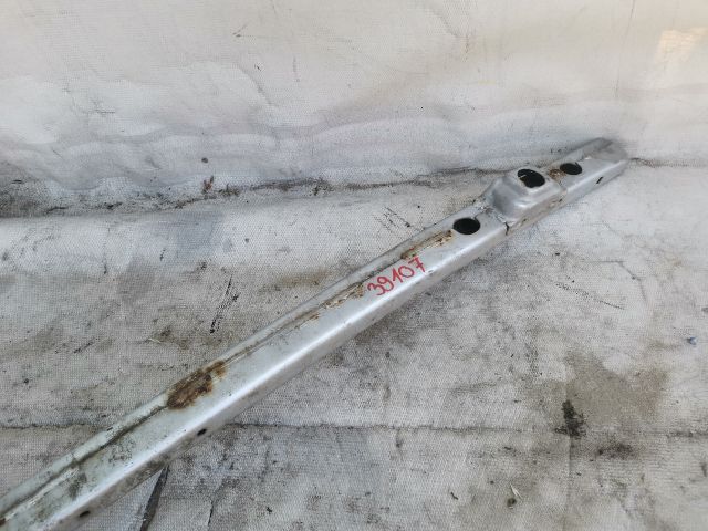 bontott TOYOTA AVENSIS T22 Első Lökhárító Merevítő (Fém)