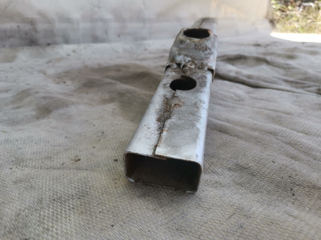 bontott TOYOTA AVENSIS T22 Első Lökhárító Merevítő (Fém)