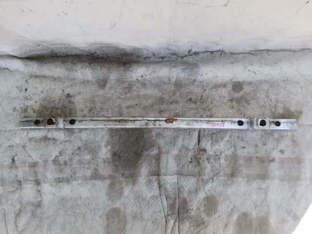 bontott TOYOTA AVENSIS T22 Első Lökhárító Merevítő (Fém)