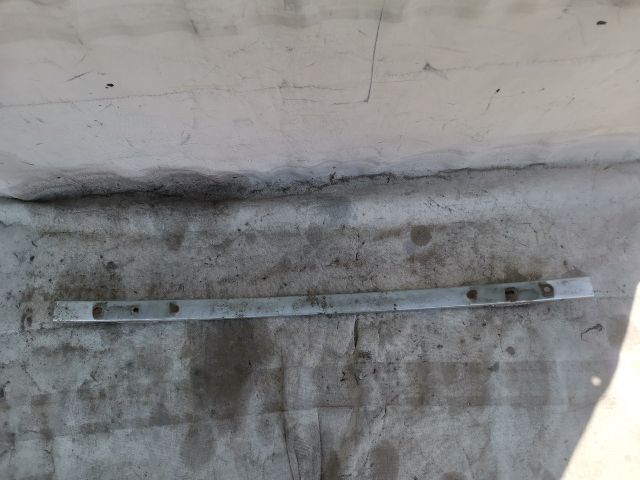 bontott TOYOTA AVENSIS T22 Első Lökhárító Merevítő (Fém)