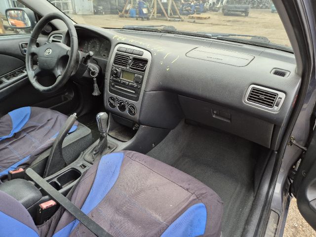 bontott TOYOTA AVENSIS T22 Fűtéskapcsoló (manuális klímás)