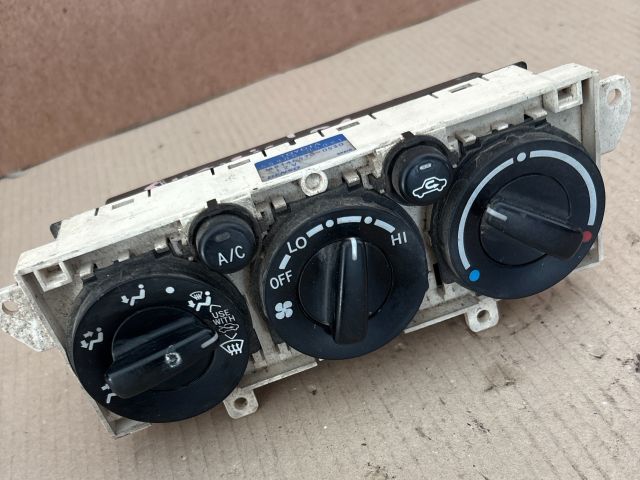 bontott TOYOTA AVENSIS T22 Fűtéskapcsoló (manuális klímás)