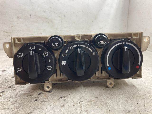 bontott TOYOTA AVENSIS T22 Fűtéskapcsoló (manuális klímás)