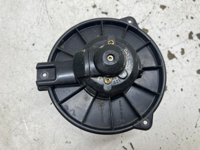 bontott TOYOTA AVENSIS T22 Fűtőmotor (Klímás)