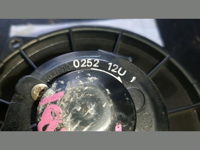 bontott TOYOTA AVENSIS T22 Fűtőmotor (Nem klímás)