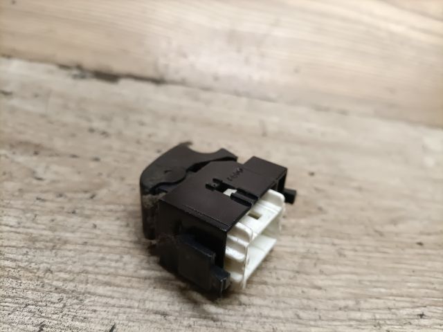 bontott TOYOTA AVENSIS T22 Jobb első Ablakemelő Kapcsoló