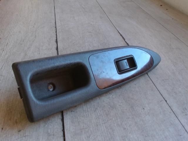 bontott TOYOTA AVENSIS T22 Jobb első Ablakemelő Kapcsoló