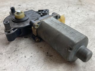 bontott TOYOTA AVENSIS T22 Jobb első Ablakemelő Motor