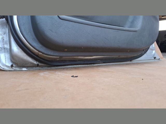 bontott TOYOTA AVENSIS T22 Jobb első Ajtó (Részeivel)