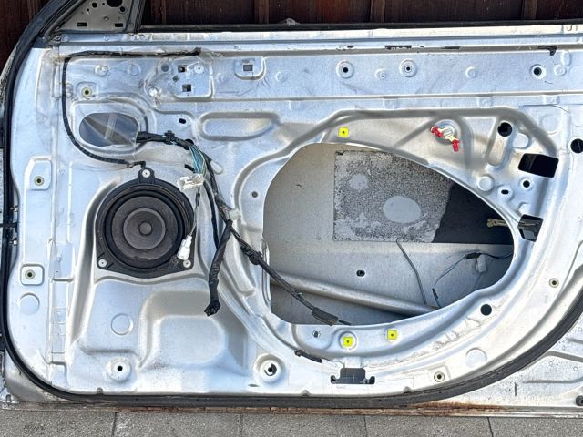 bontott TOYOTA AVENSIS T22 Jobb első Ajtó (Üres lemez)