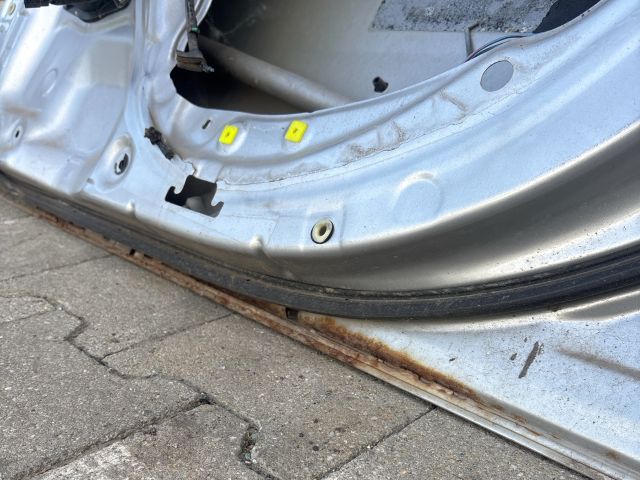 bontott TOYOTA AVENSIS T22 Jobb első Ajtó (Üres lemez)