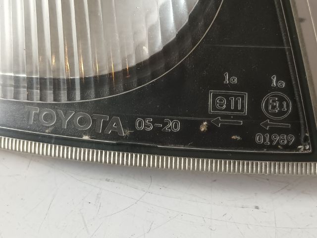 bontott TOYOTA AVENSIS T22 Jobb első Irányjelző