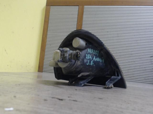 bontott TOYOTA AVENSIS T22 Jobb első Irányjelző