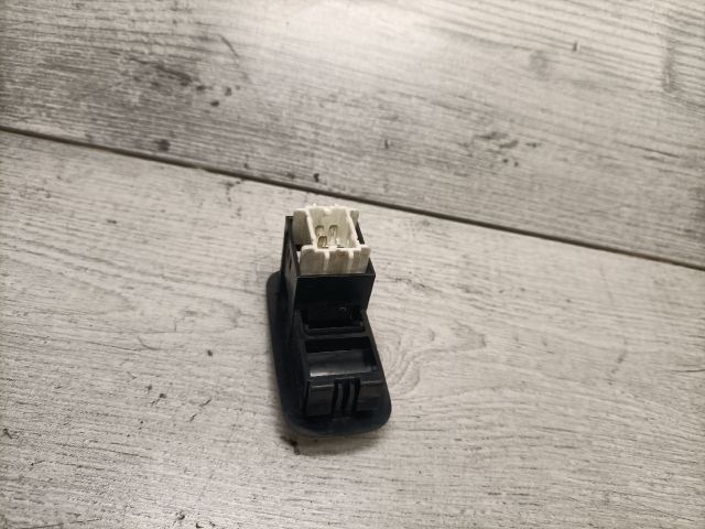 bontott TOYOTA AVENSIS T22 Jobb hátsó Ablakemelő Kapcsoló