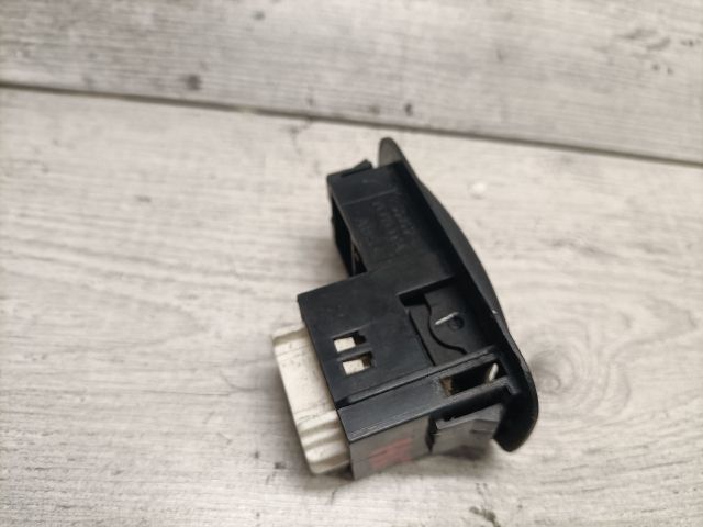 bontott TOYOTA AVENSIS T22 Jobb hátsó Ablakemelő Kapcsoló