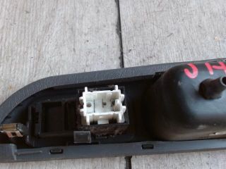 bontott TOYOTA AVENSIS T22 Jobb hátsó Ablakemelő Kapcsoló