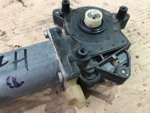 bontott TOYOTA AVENSIS T22 Jobb hátsó Ablakemelő Motor