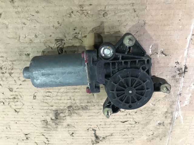 bontott TOYOTA AVENSIS T22 Jobb hátsó Ablakemelő Motor