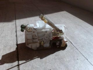 bontott TOYOTA AVENSIS T22 Jobb hátsó Ajtózár