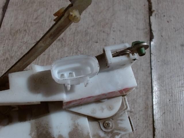 bontott TOYOTA AVENSIS T22 Jobb hátsó Ajtózár