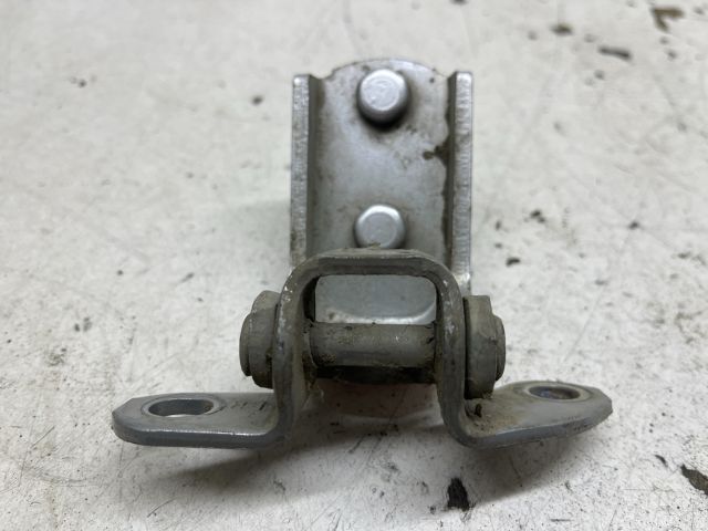 bontott TOYOTA AVENSIS T22 Jobb hátsó Alsó Zsanér