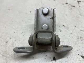 bontott TOYOTA AVENSIS T22 Jobb hátsó Alsó Zsanér