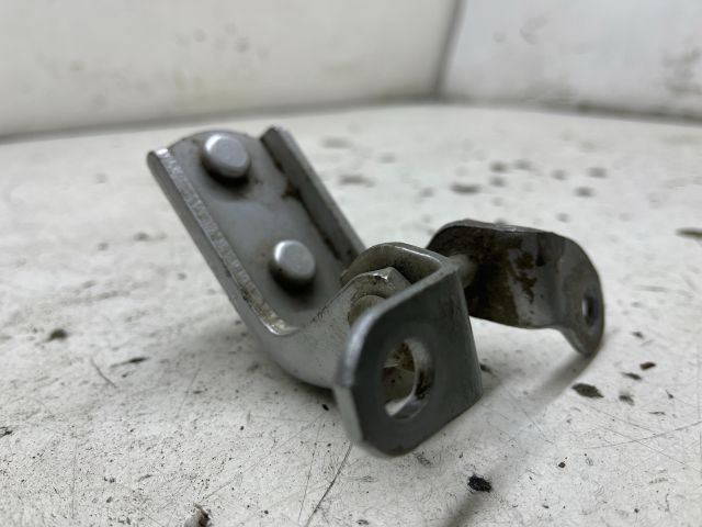 bontott TOYOTA AVENSIS T22 Jobb hátsó Alsó Zsanér