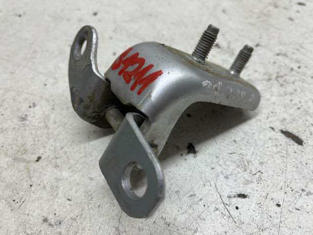 bontott TOYOTA AVENSIS T22 Jobb hátsó Alsó Zsanér