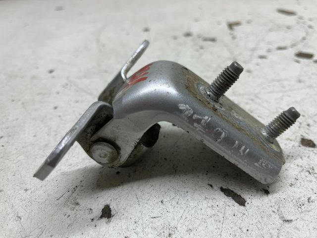 bontott TOYOTA AVENSIS T22 Jobb hátsó Alsó Zsanér