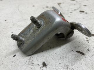 bontott TOYOTA AVENSIS T22 Jobb hátsó Alsó Zsanér