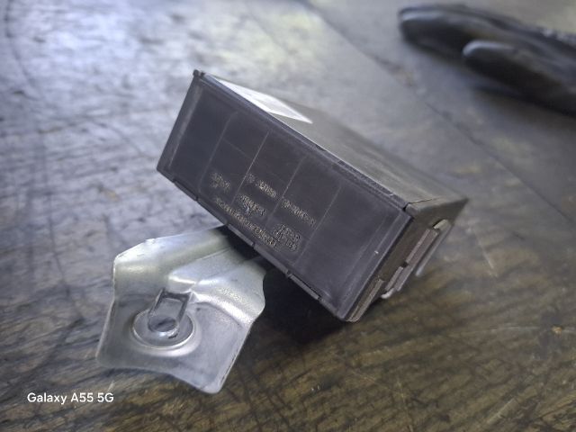 bontott TOYOTA AVENSIS T22 Központizár Elektronika