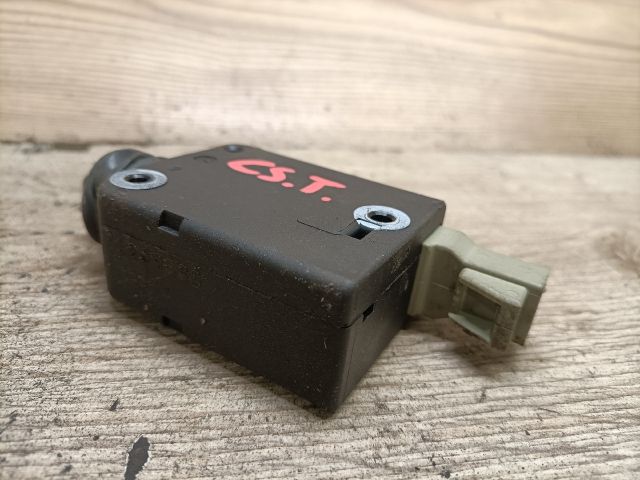 bontott TOYOTA AVENSIS T22 Központizár Motor Csomagtérajtó