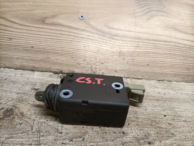 bontott TOYOTA AVENSIS T22 Központizár Motor Csomagtérajtó