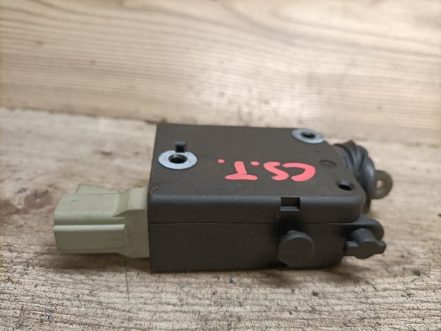 bontott TOYOTA AVENSIS T22 Központizár Motor Csomagtérajtó