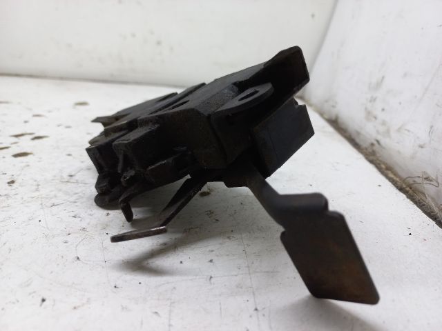 bontott TOYOTA AVENSIS T22 Motorháztető Zárszerkezet