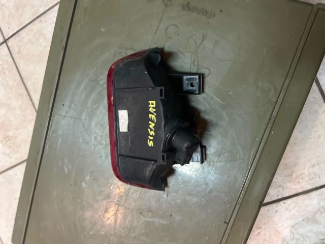 bontott TOYOTA AVENSIS T22 Pótféklámpa