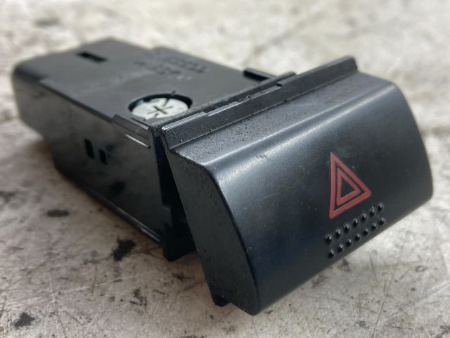 bontott TOYOTA AVENSIS T22 Vészvillogó Kapcsoló