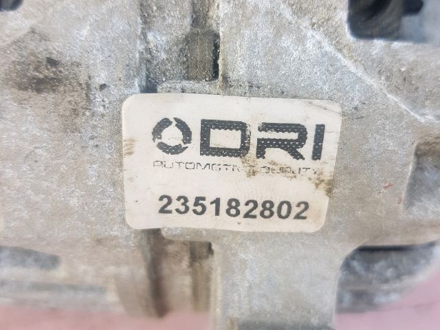 bontott TOYOTA AVENSIS T25 Generátor