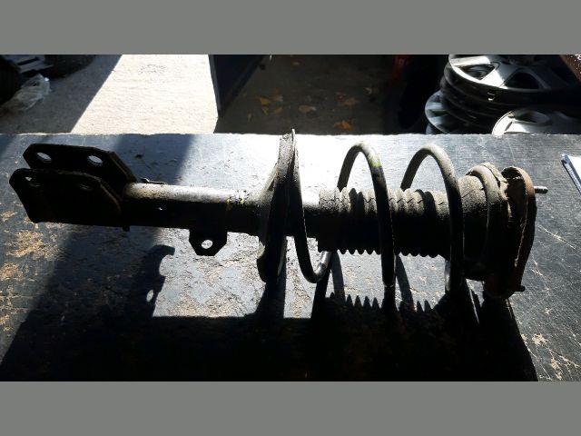 bontott TOYOTA AVENSIS T25 Bal első Gólyaláb (Lengécsillapító, Rugó)