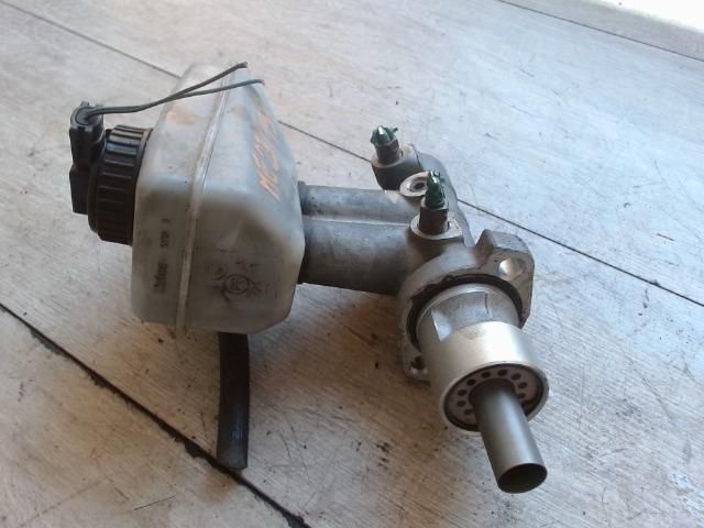 bontott TOYOTA AVENSIS T25 Főfékhenger