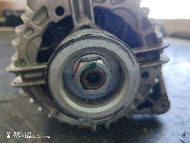 bontott TOYOTA AVENSIS T25 Generátor