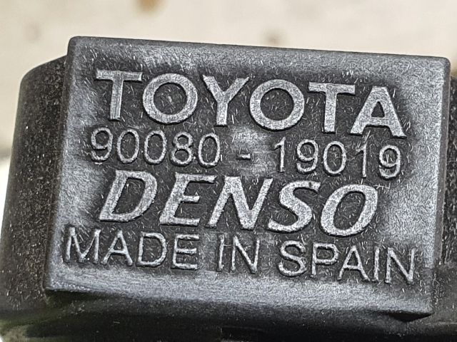 bontott TOYOTA AVENSIS T25 Gyújtótrafó