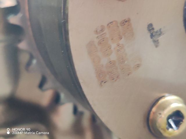 bontott TOYOTA AVENSIS T25 Hengerfej