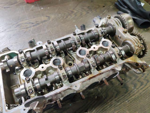 bontott TOYOTA AVENSIS T25 Hengerfej