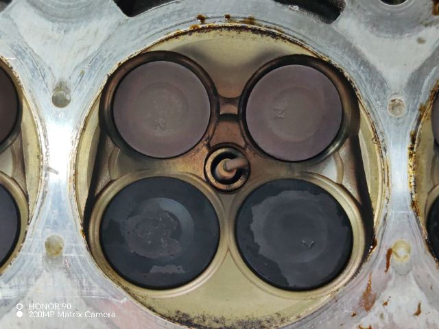 bontott TOYOTA AVENSIS T25 Hengerfej