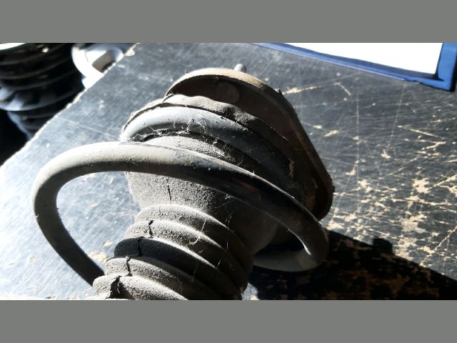 bontott TOYOTA AVENSIS T25 Jobb első Gólyaláb (Lengécsillapító, Rugó)