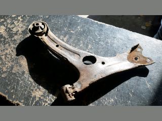 bontott TOYOTA AVENSIS T25 Jobb első Lengőkar