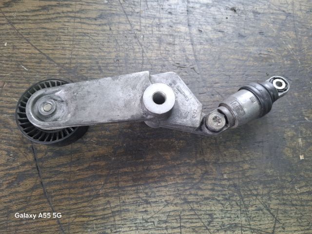 bontott TOYOTA AVENSIS T25 Szíjfeszítő Görgő