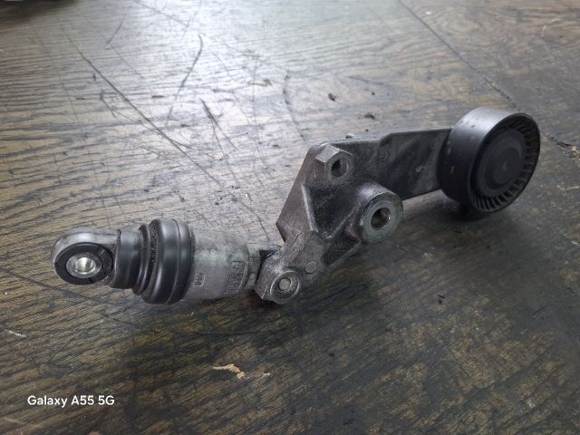 bontott TOYOTA AVENSIS T25 Szíjfeszítő Görgő