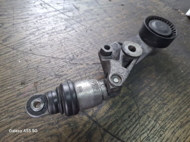 bontott TOYOTA AVENSIS T25 Szíjfeszítő Görgő